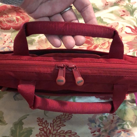STM SWIFT Small Laptop Shoulder Bag Super-Plush Red & Gray Adjustable $69 NEW - Picture 6 of 16
